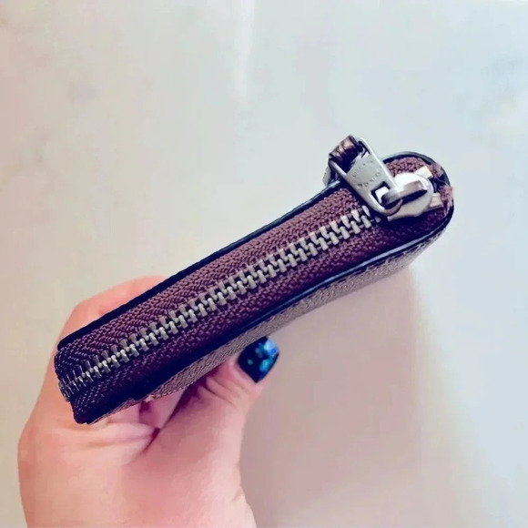 NWOT Coach Metal Cross Grain Leather Small Zip Around Wallet - Picture 4 of 5